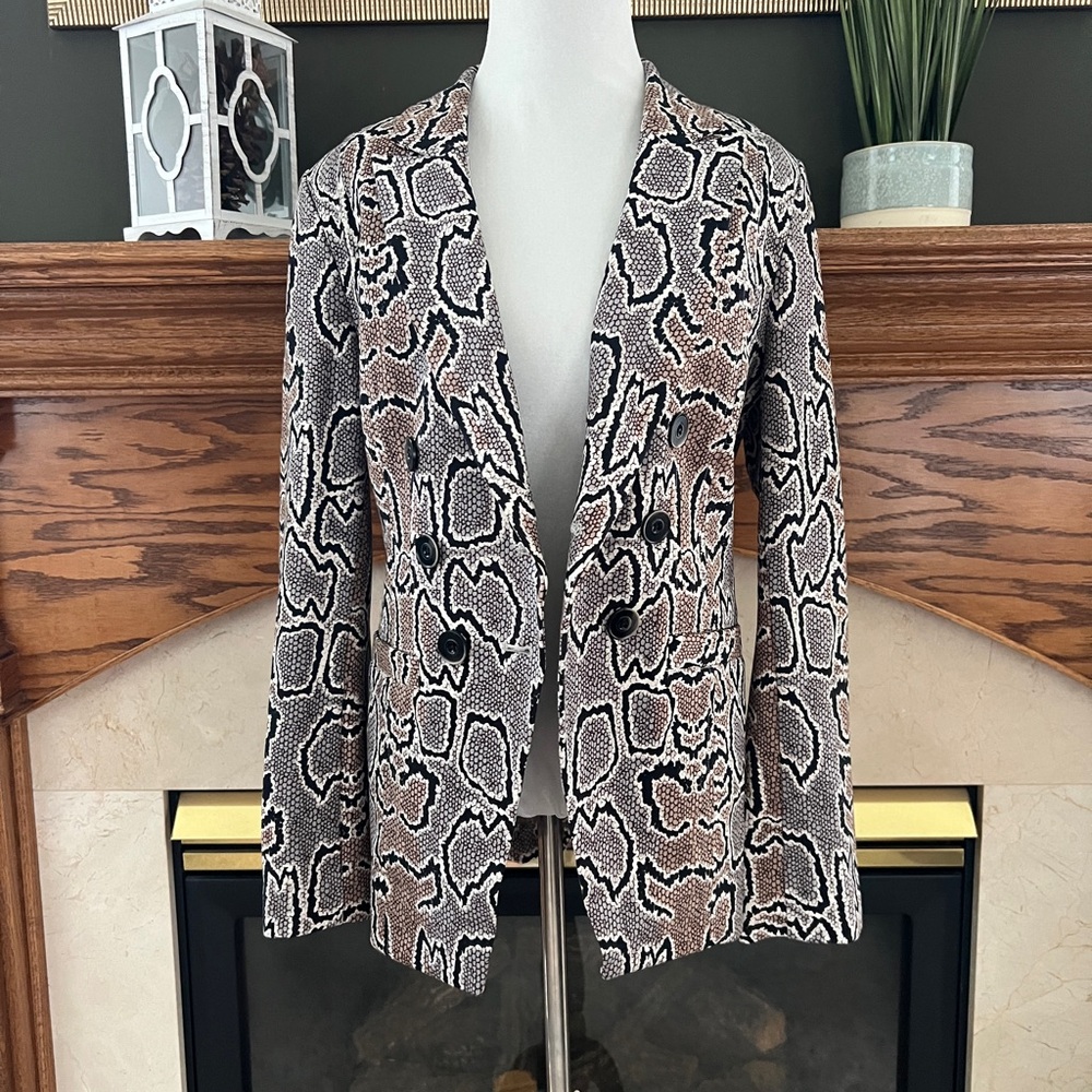 Cabi Python Snakeskin Print Blazer Size: 8 Nwot - image 3